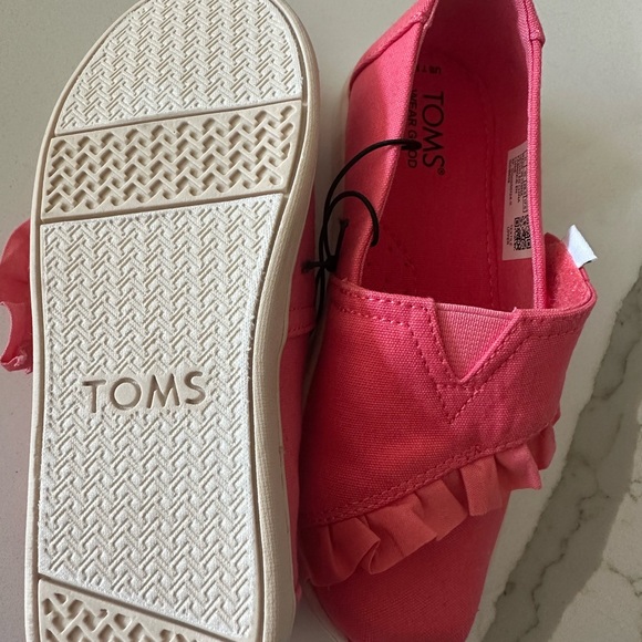 Toms Alpargata Kids Pink Ruffle Slip-On NWOT - Picture 6 of 6